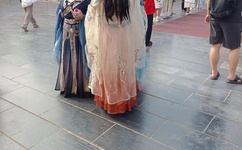 无人区乱码区1卡2卡三卡在线